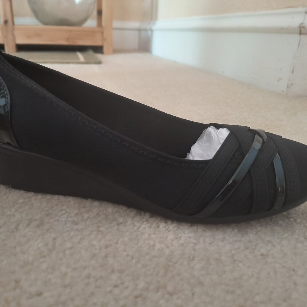 Women's Black heeled ballet flat style shoe-10,New with box